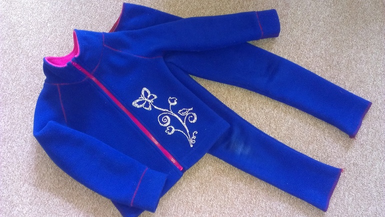 платье и тренировочный костюм для ФК