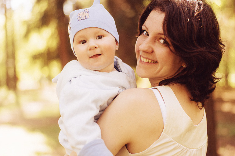 весело погуляли (Славик с мамой, очаровательной Ксюшей)