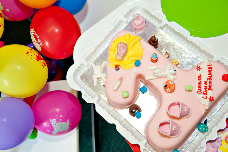 Нашей Лёльке Годик!!!