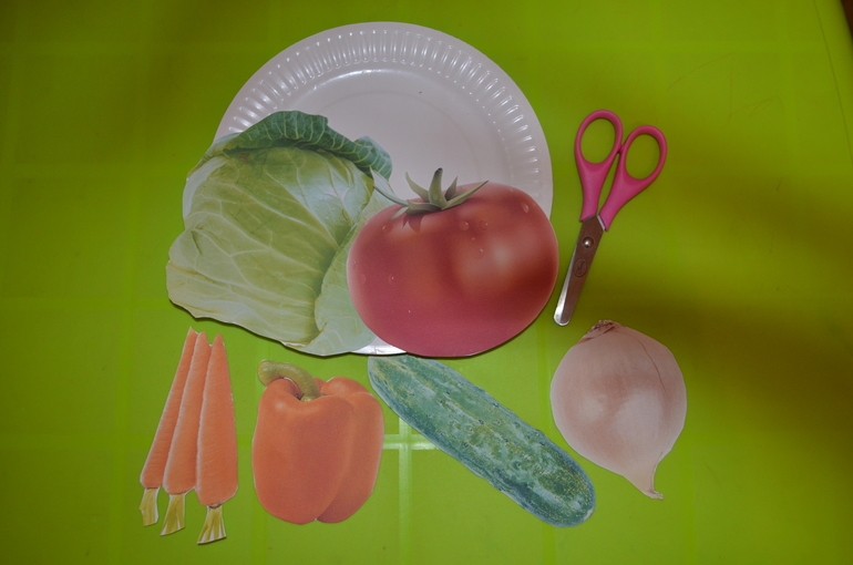 Учимся резать ножницами