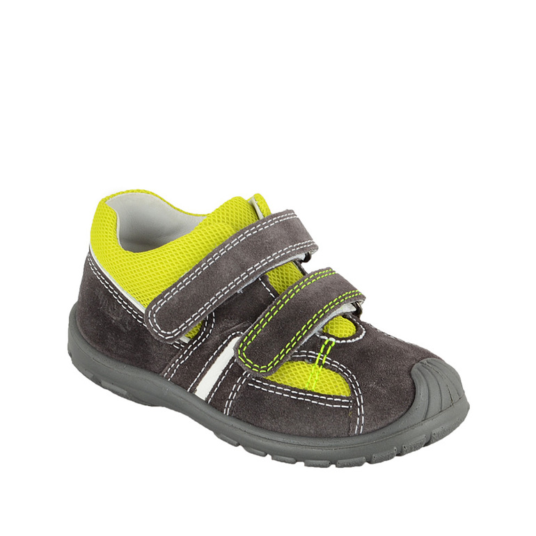 Какие виды весеннее-летней обуви есть у ваших деток?