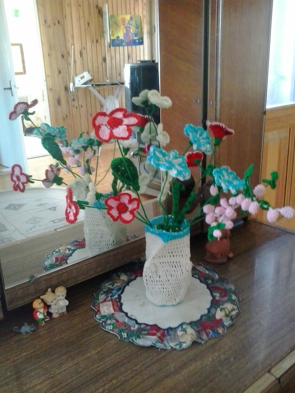 Занялась потиху вязанием.