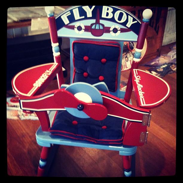 Хит среди наших игрушек: кресло-качалка «Пилот»