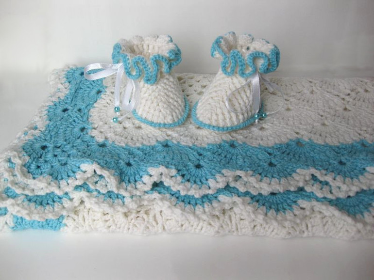 Плед и пинетки для новорожденного мальчика