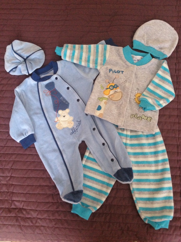 Первые вещички моего зайчика)