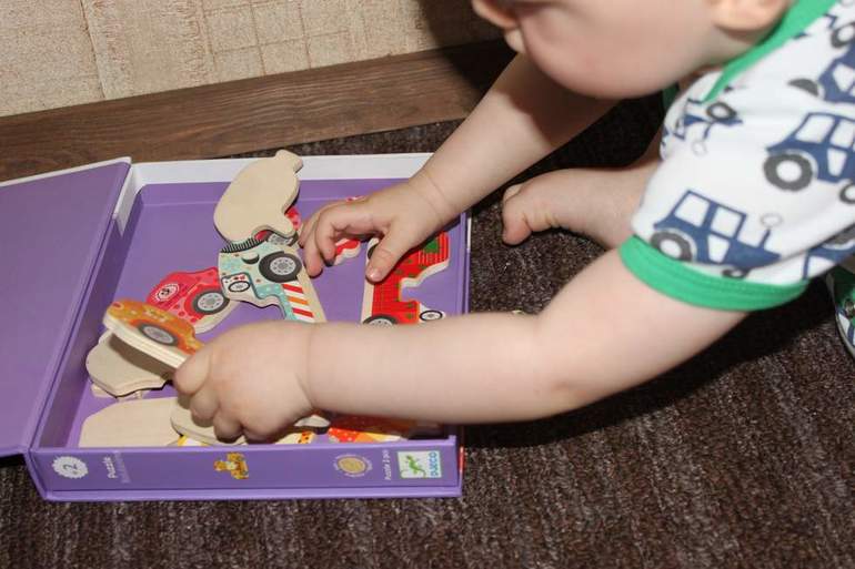 Наши машинки в виде пазлов