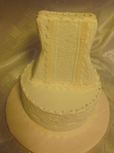 Торт "Вертикальный корсет"