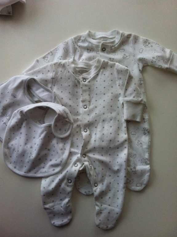 Хвастушки от Варюшки или наши самые первые вещички..:)