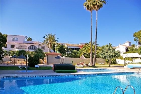 Дом отдыха с общим бассейном на 4 человекa в Кальпе, нa Коста Бланкe, в Испании.