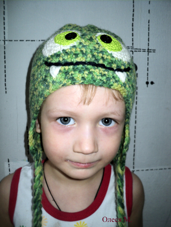 Шапка - из совы в монстрика.