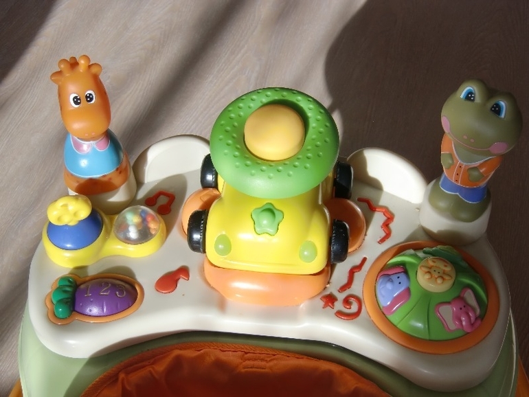 И ходунки и качалка в подарок на именины!