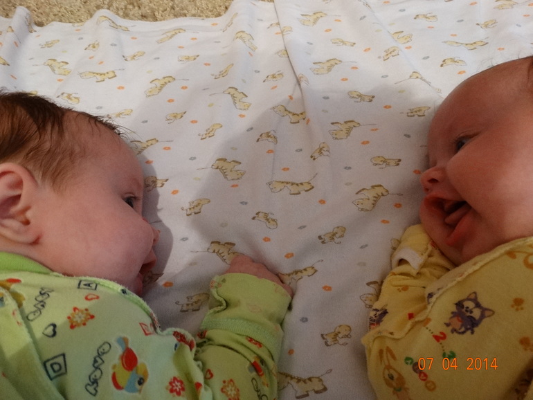 Дождалась! Первые улыбки друг другу!!!