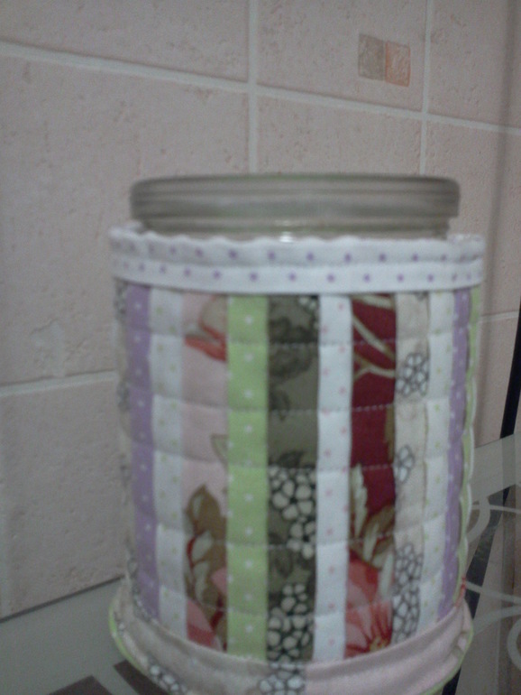 Сшилась "одежка" для баночки
