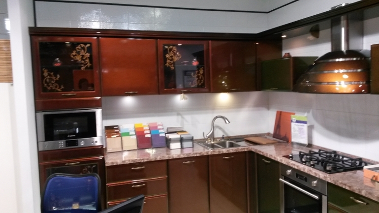 У кого-нибудь стоит кухня Хамелеон? Ищу отзывы!