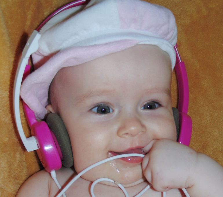 Нам пол годика