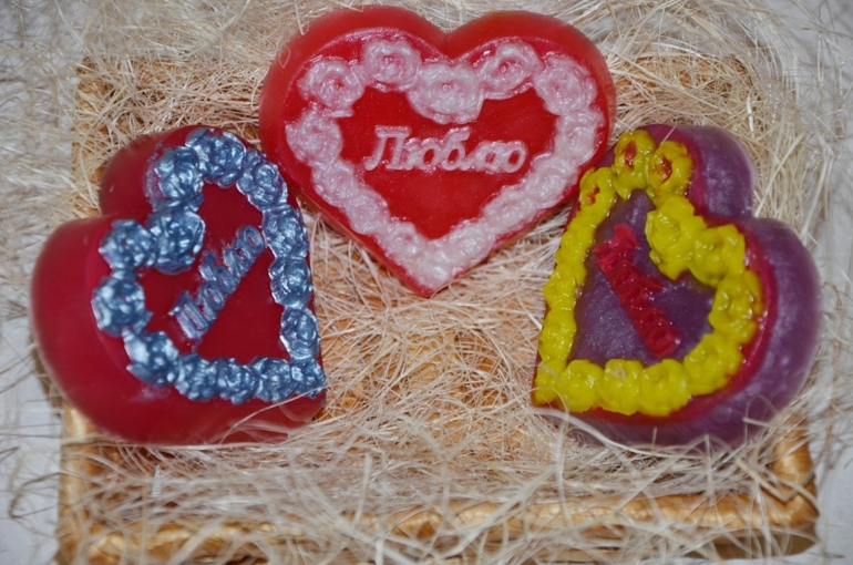 На весенний праздник.