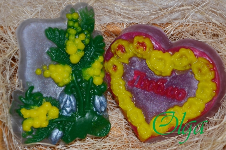 На весенний праздник.