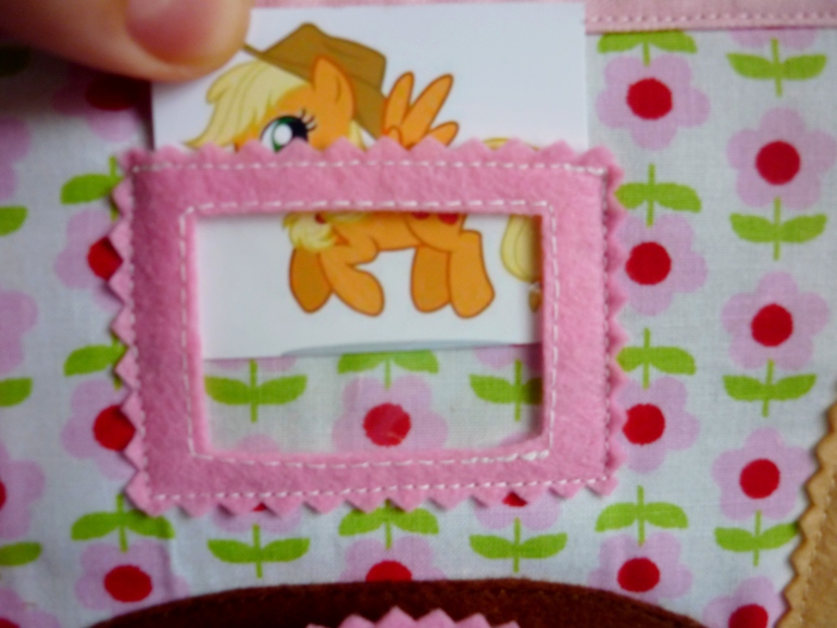 Кукольный домик-сумочка.