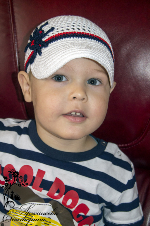 Кепочка для мальчика с паучком