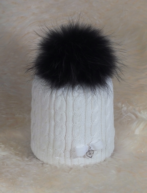 Теплые, двойные шапочки  с меховыми помпонами для детей и взрослых в наличии и на заказ!
