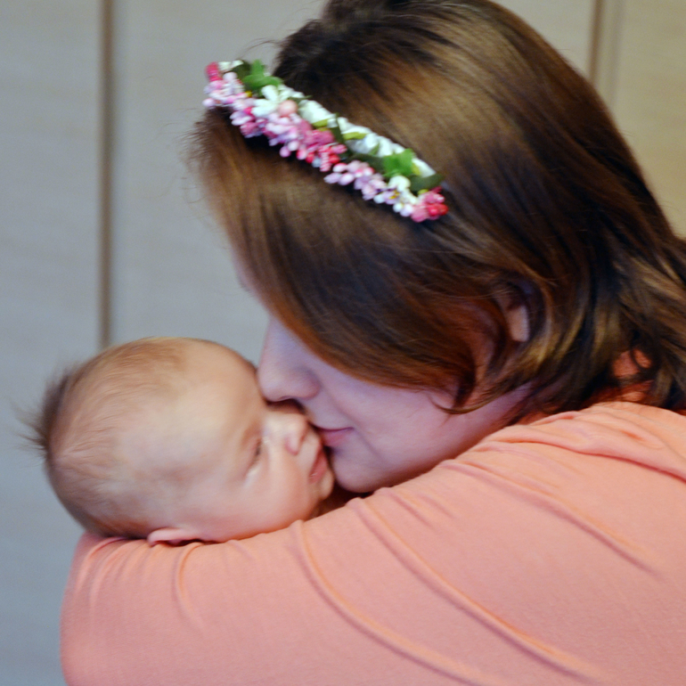 Девчёнки, принимайте к себе!)