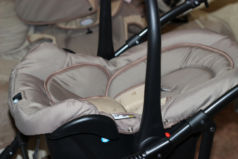 Купили коляску))