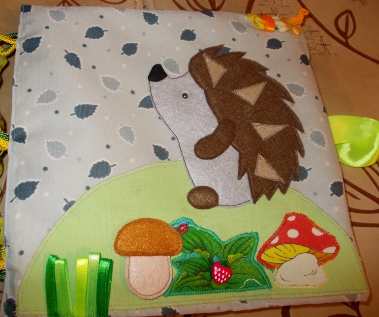 Книжка с Пятачками)