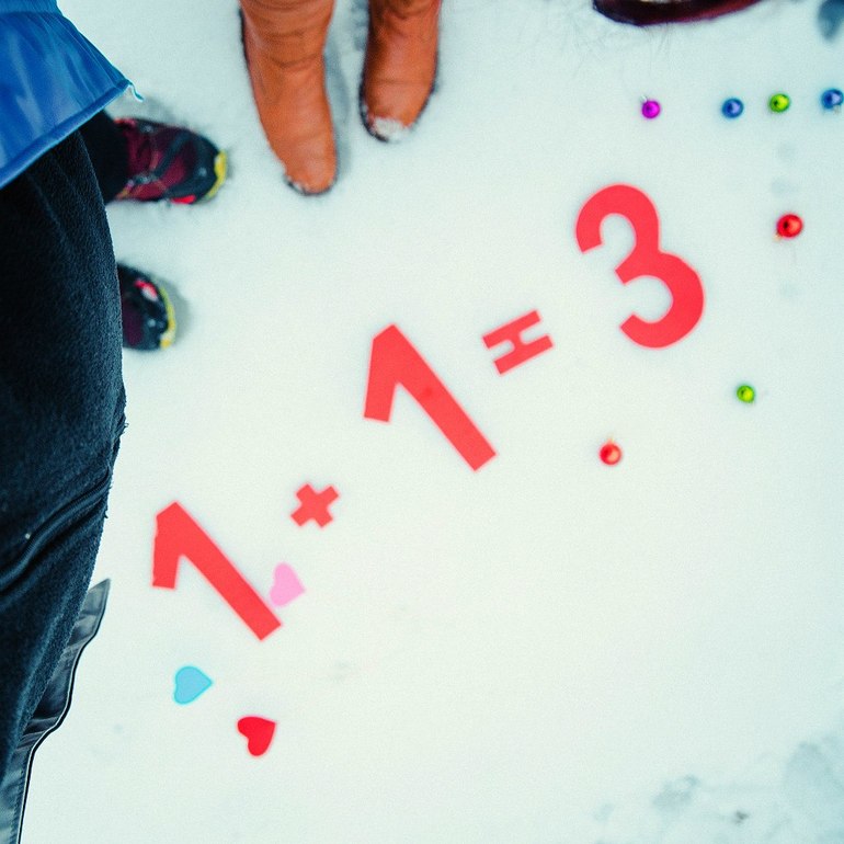 Первая фотосессия 1+1=3