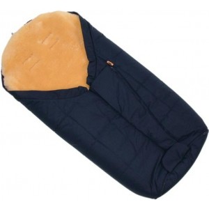 Нужен ли овчинный конверт февраленку?