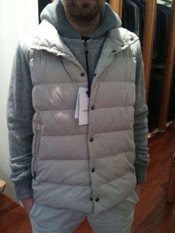 Moncler со скидками на заказ!мужское!)