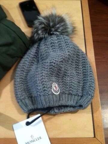 Moncler со скидками на заказ!мужское!)