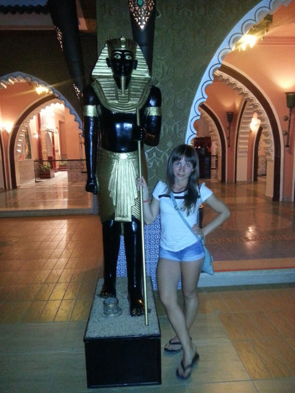 Девчули помогите с прической, пожалуйста)