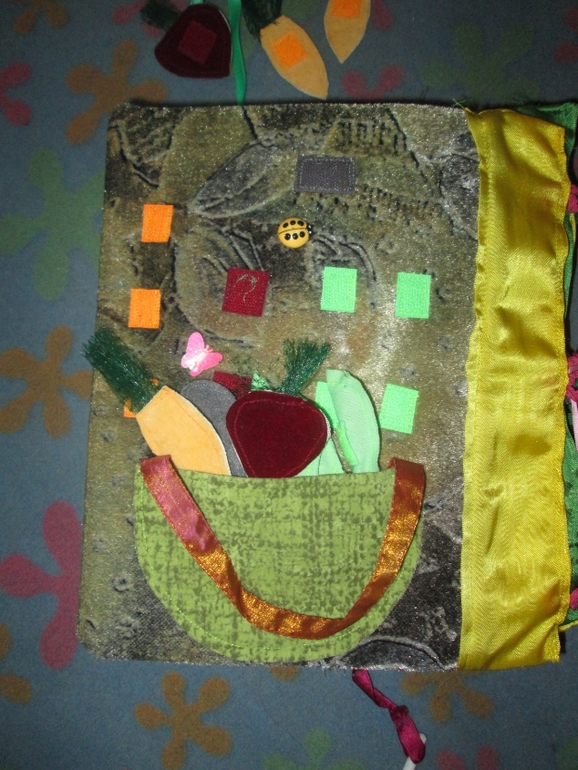 Развивающая книжечка для Дашки.