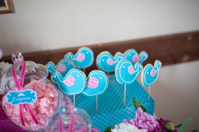 Бирюзово-розовый свадебный candy bar