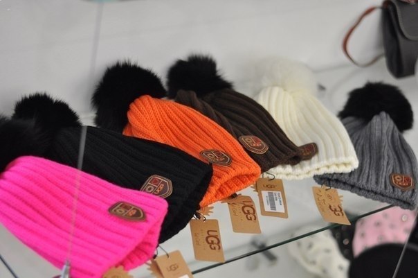 Шапочки UGG и Hermes с помпоном всего 1100 руб.!