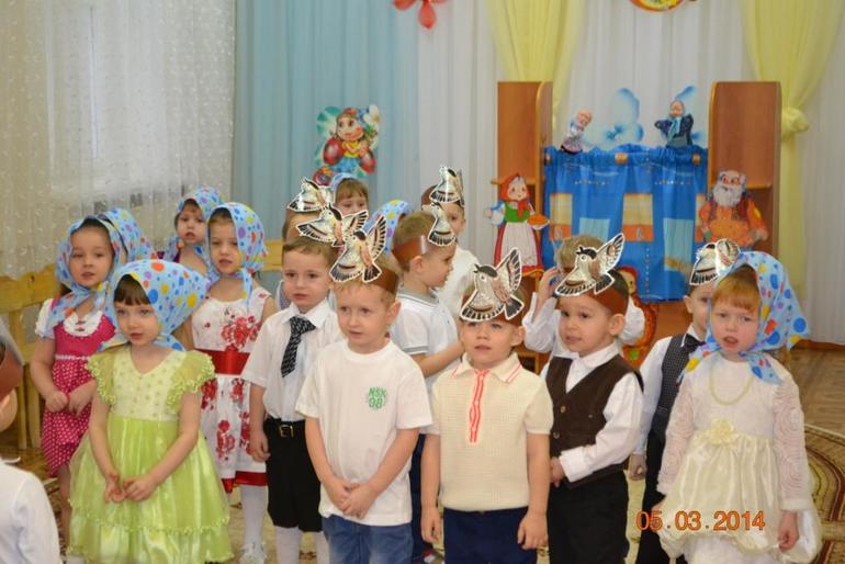 Как дети отмечали 8 марта