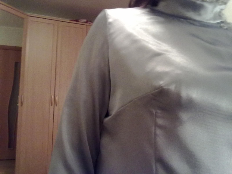 мучительная блузка