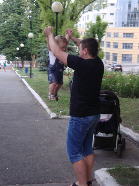 Вечерняя прогулка по аллее Славы