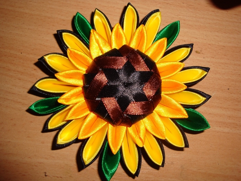 Цумами канзаши (Tsumami kanzashi)