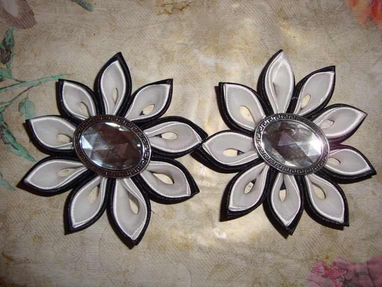 Цумами канзаши (Tsumami kanzashi)