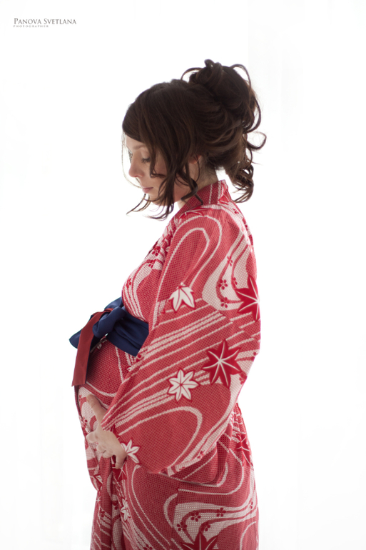 Двухчасовая фотосессия для беременных и малышей в фотостудии "Счастье"
