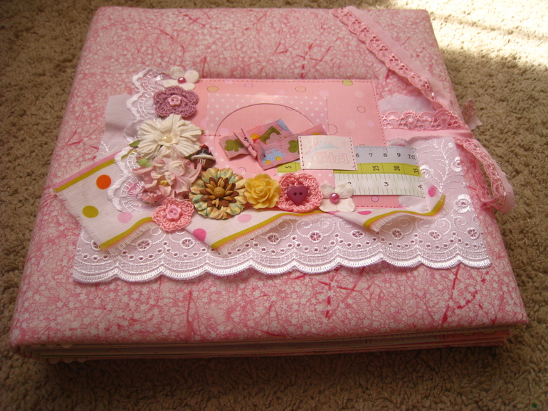 Альбом для Аленушки. Это был мой второй скрапальбом.