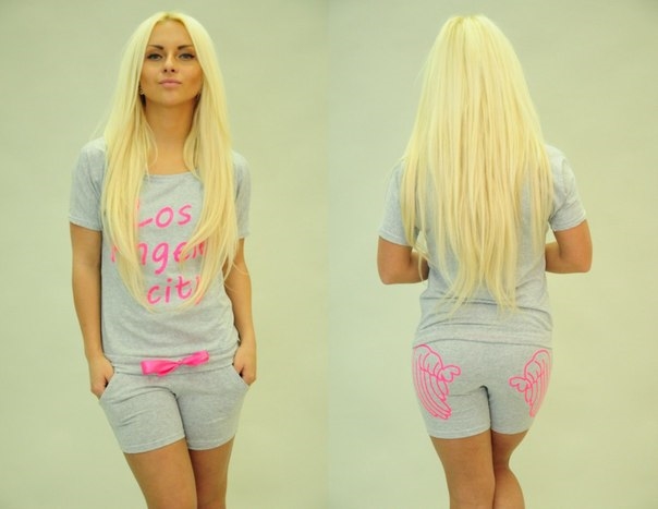 Девчата, продаю новые вещи! Туники, костюмы, футболки. Добро пожаловать в мой дневник;-)