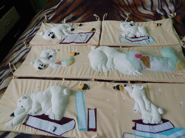 Белые медведи ))