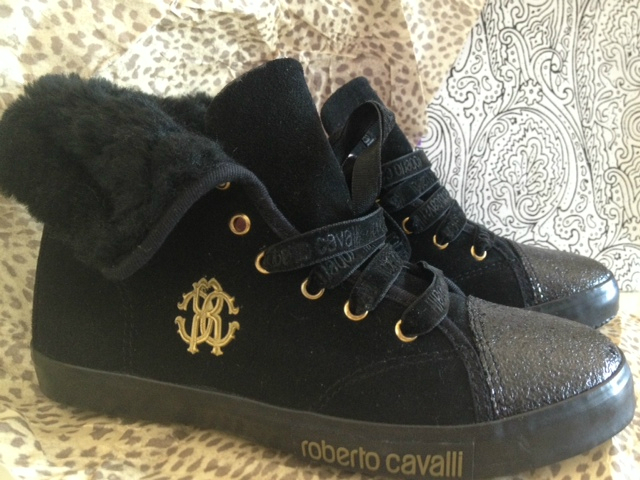 Продаю абсолютно новые ботиночки для девочки Италия Roberto Cavalli, Ciao, Miss Grand (microbe), Dolce&Gabbano;, Byblos