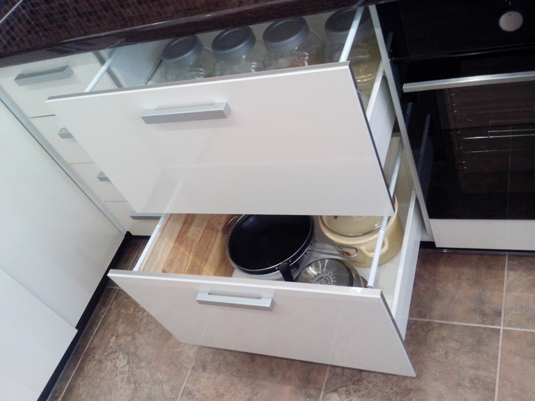 А можно я похвастаюсь кухней?