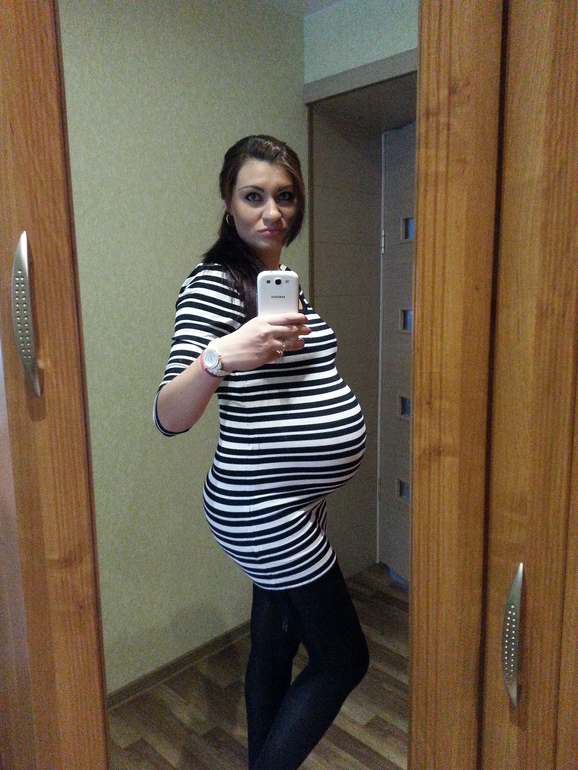 По рэсторанам.....и фотопуз...