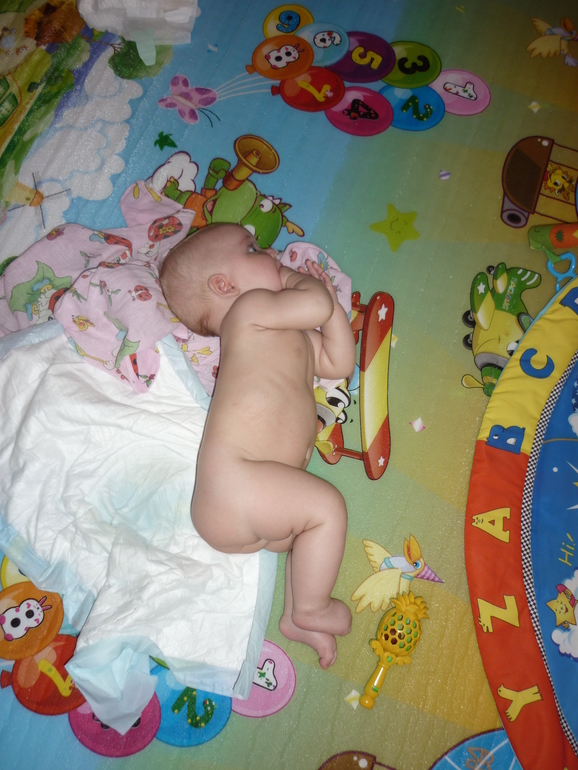 Начало к перевороту???Фото под катом. Слабонервным не смотреть! Голопопость)))