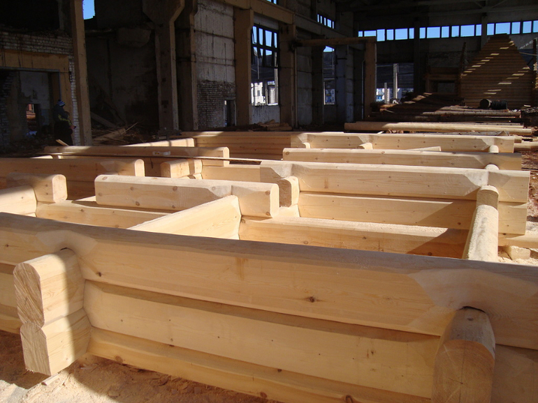 Срубы домов из Архангельской области.