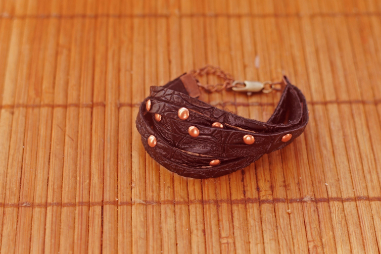 Браслеты из искусственной кожи с клепками!